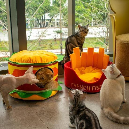 Hamburger & Fries Bed - Always Whiskered