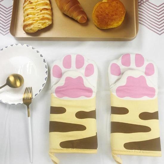 Cat paw oven mitt