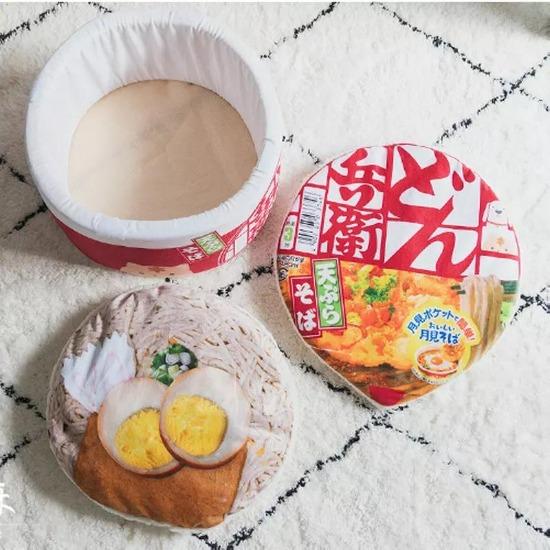 Ramen noodle pet bed 
